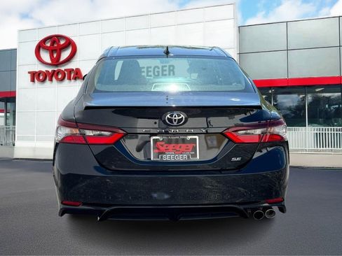 Certified 2023 Toyota Camry SE image 9