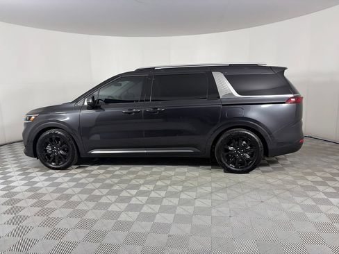 Used 2024 Kia Carnival SX Prestige image 4