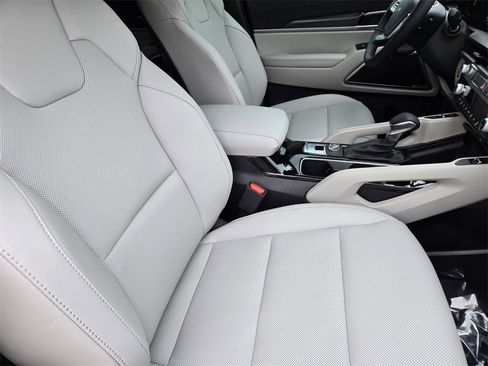 New 2025 Kia Telluride S image 10
