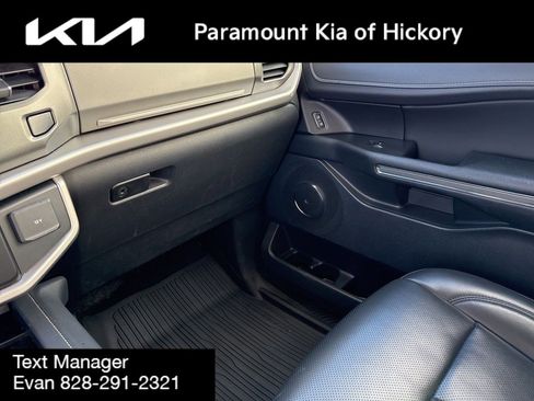 Used 2024 Ford Expedition Max XLT image 32