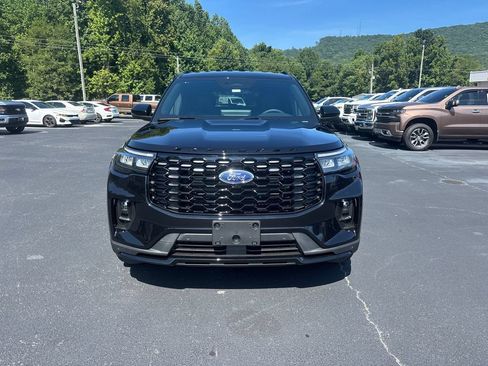 New 2026 Ford Explorer ST-Line w/ ST-Line Street Pack RWD image 2