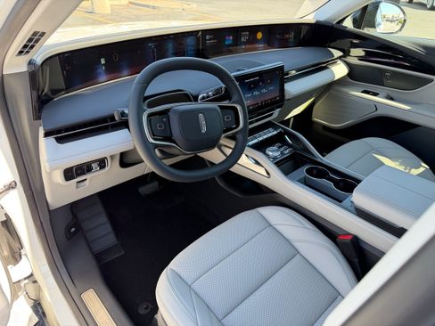New 2026 Lincoln Nautilus Premier AWD/4WD image 9