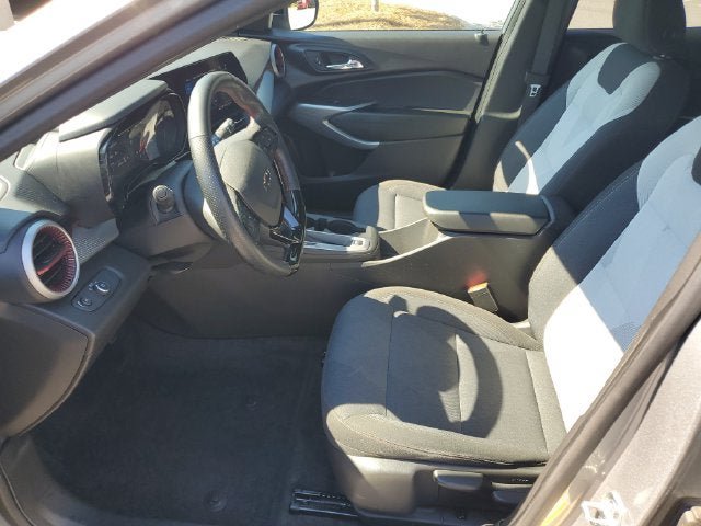 Used 2025 Chevrolet Trax RS w/ Driver Confidence Package FWD image 26