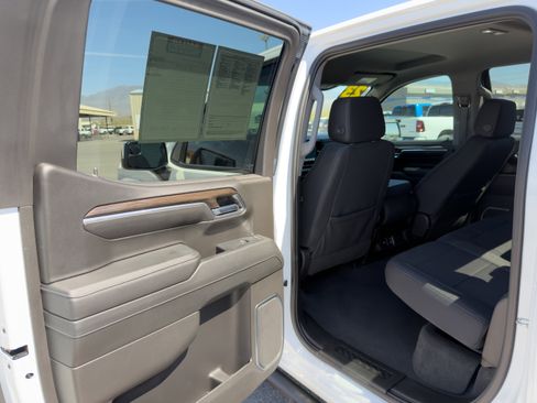 Used 2023 Chevrolet Silverado 1500 LT image 12