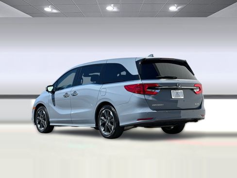 Certified 2024 Honda Odyssey Elite image 3