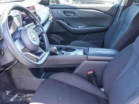 Used 2024 Nissan Rogue S FWD image 17