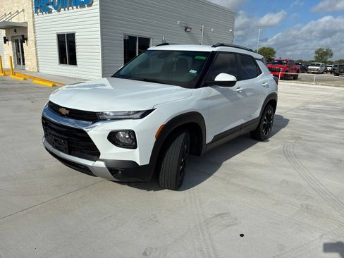 Used 2023 Chevrolet TrailBlazer LT FWD image 7