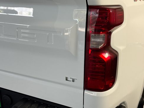 Used 2023 Chevrolet Silverado 1500 LT image 33