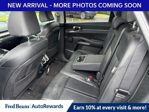 Used 2025 Kia Sorento S AWD/4WD image 11