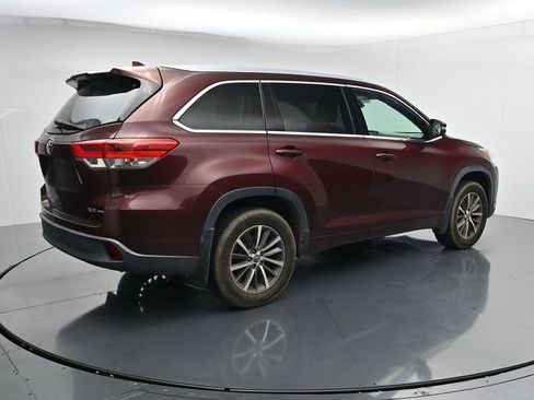 Used 2018 Toyota Highlander XLE AWD/4WD image 8