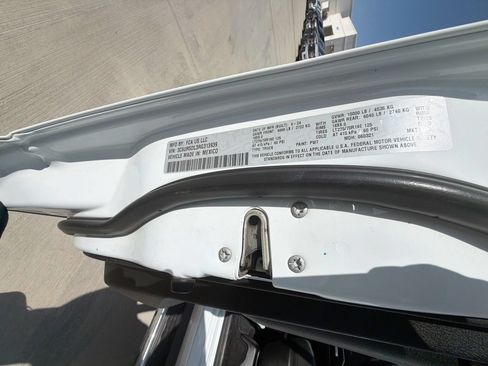 Used 2024 RAM 2500 Big Horn AWD/4WD image 30