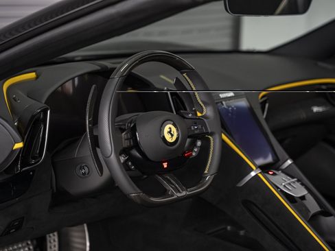 Used 2026 Ferrari Roma Spider RWD image 33