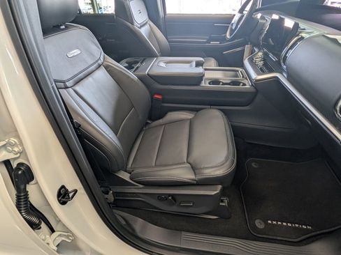 Certified 2025 Ford Expedition Max Platinum w/ Stealth Performance Package AWD/4WD image 32