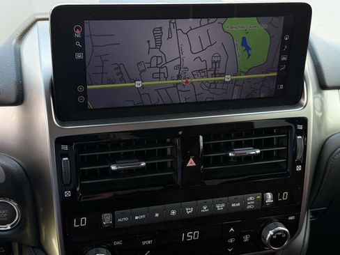 Used 2023 Lexus GX 460 Luxury w/ Sport Design Package AWD/4WD image 16