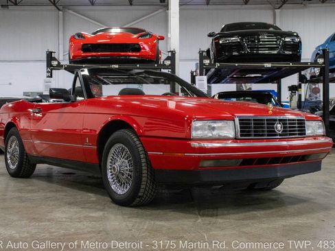 Used 1990 Cadillac Allante image 11