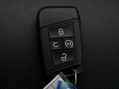 Certified 2023 Volkswagen Atlas Cross Sport SE image 31