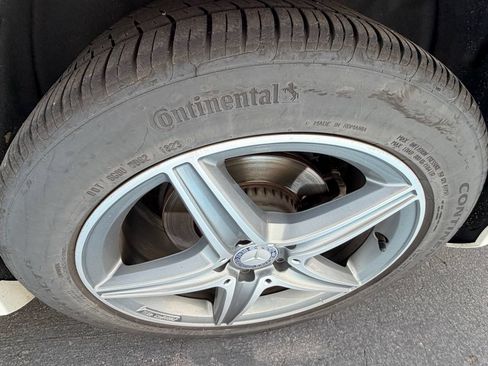 Used 2017 Mercedes-Benz E 300 4MATIC image 18