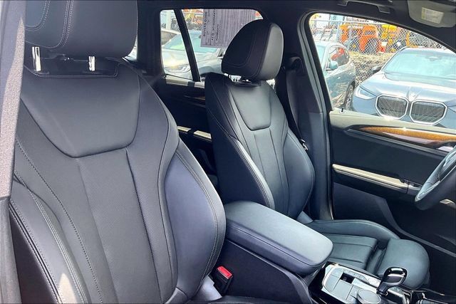 Used 2023 BMW X3 M40i w/ Parking Assistance Package AWD/4WD image 7