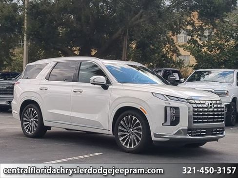 Used 2024 Hyundai Palisade Calligraphy FWD image 1