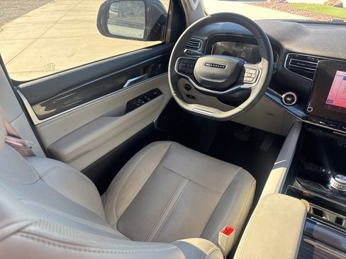 Used 2024 Jeep Wagoneer 2WD w/ Premium Group I image 14