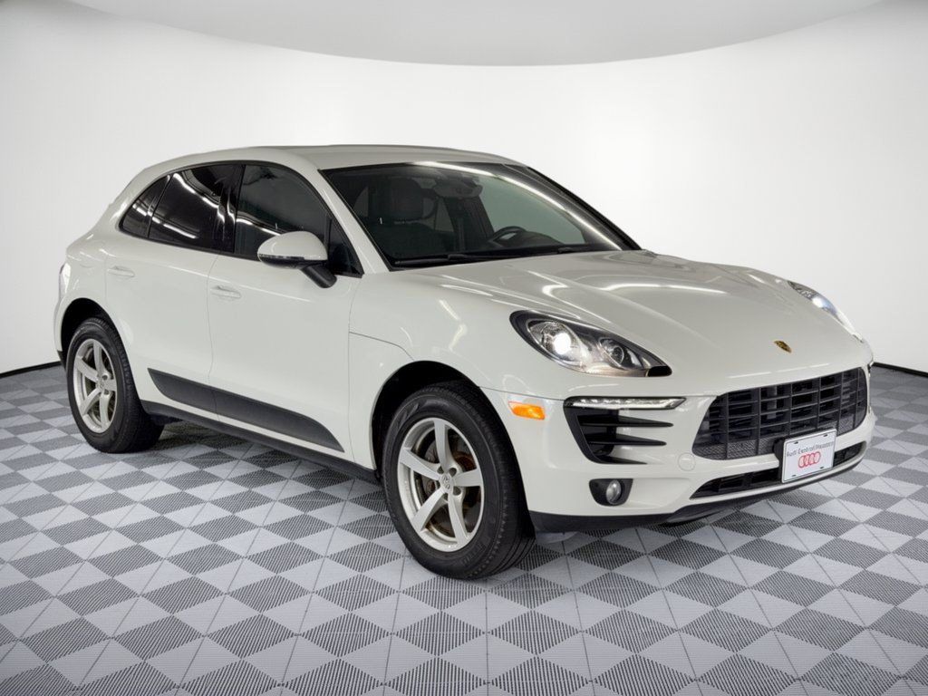 Used 2018 Porsche Macan AWD/4WD image 7