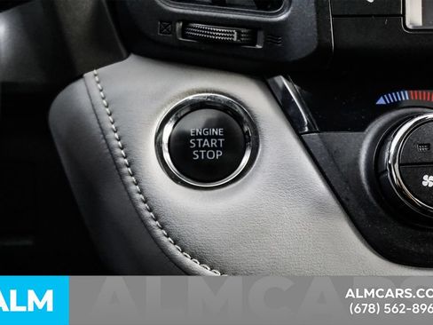 Used 2018 Toyota RAV4 XLE AWD/4WD image 28