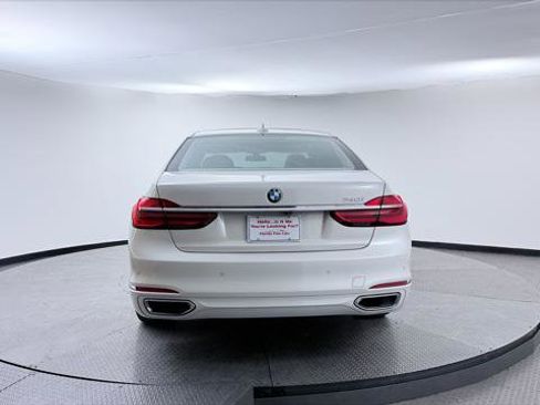 Used 2020 BMW 740i w/ Cold Weather Package RWD image 7