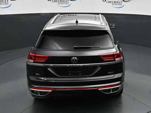 Used 2022 Volkswagen Atlas Cross Sport SEL R-Line AWD/4WD image 23
