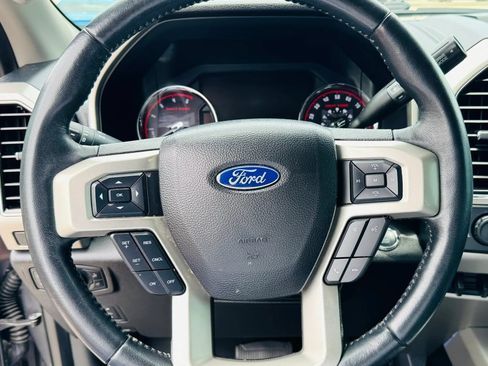 Used 2021 Ford F250 Lariat w/ Lariat Ultimate Package AWD/4WD image 11