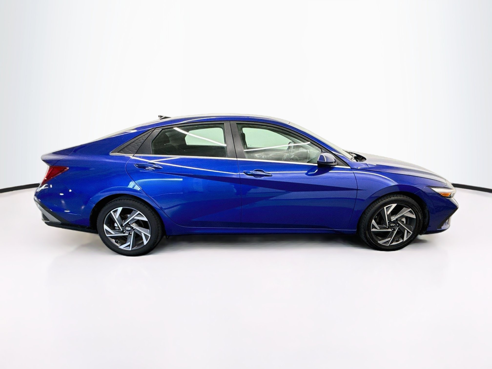 Used 2025 Hyundai Elantra SEL FWD image 10