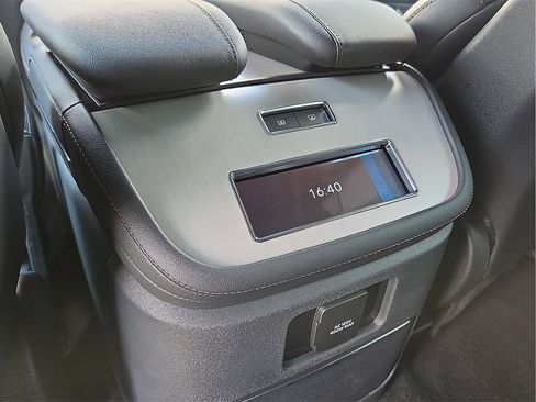 New 2025 Lincoln Navigator L Reserve w/ Jet Appearance Package image 12