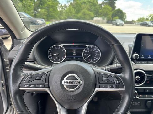 Used 2023 Nissan Sentra SV FWD image 18