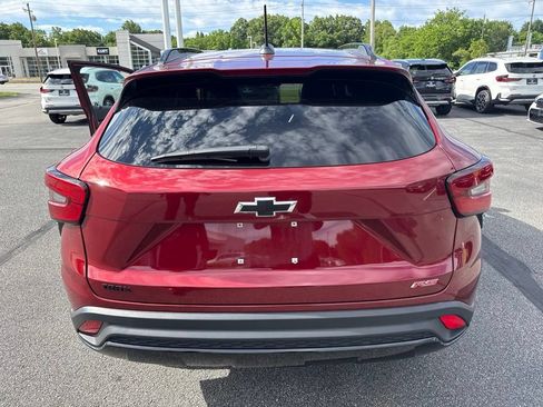 Used 2024 Chevrolet Trax RS FWD image 20