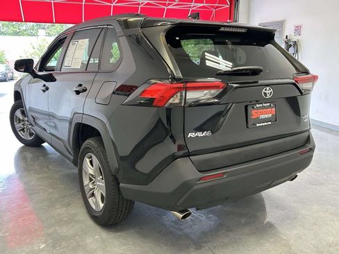 Used 2025 Toyota RAV4 XLE AWD/4WD image 5