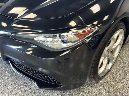 Used 2018 Alfa Romeo Giulia Ti Sport w/ Quick Order Package 22S Sport AWD/4WD image 28