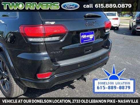 Used 2018 Jeep Grand Cherokee Altitude AWD/4WD image 8