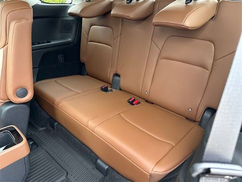 New 2026 Nissan Pathfinder Platinum image 18