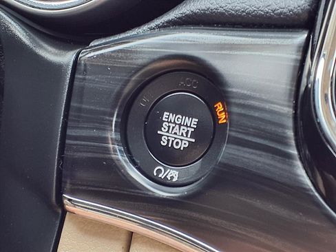 Used 2020 Jeep Grand Cherokee Limited image 12