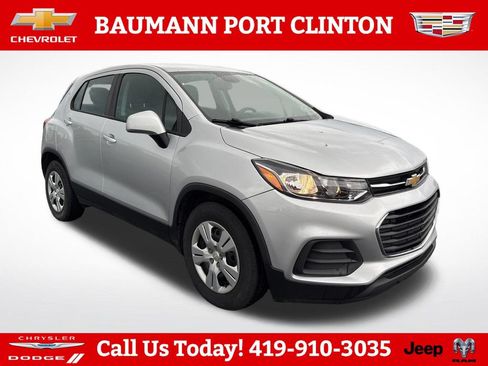 Used 2018 Chevrolet Trax LS FWD image 1