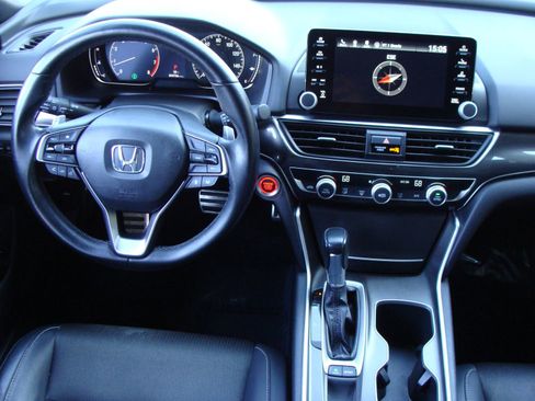 Used 2018 Honda Accord Sport image 9