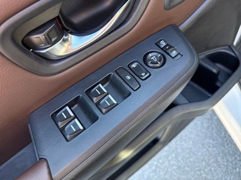 Certified 2023 Honda Pilot Elite image 9