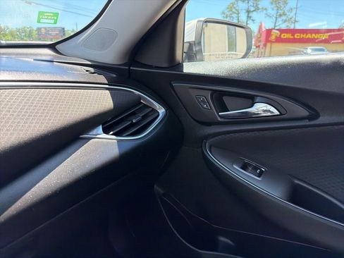Used 2020 Chevrolet Malibu LT image 20