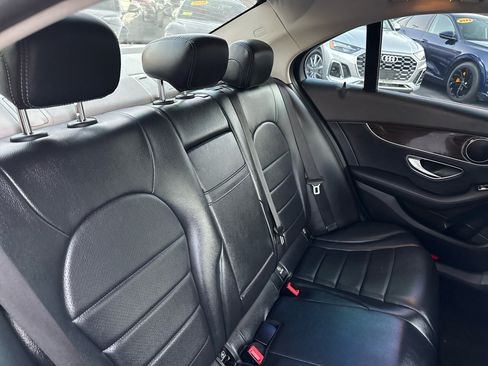 Used 2018 Mercedes-Benz C 300 Sedan image 36