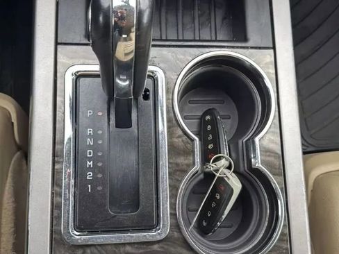 Used 2017 Ford Expedition Limited image 19