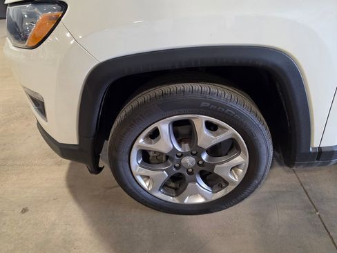 Used 2020 Jeep Compass Limited AWD/4WD image 3