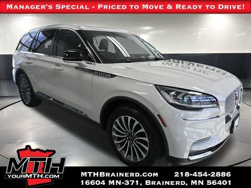 Used 2023 Lincoln Aviator Reserve image 1