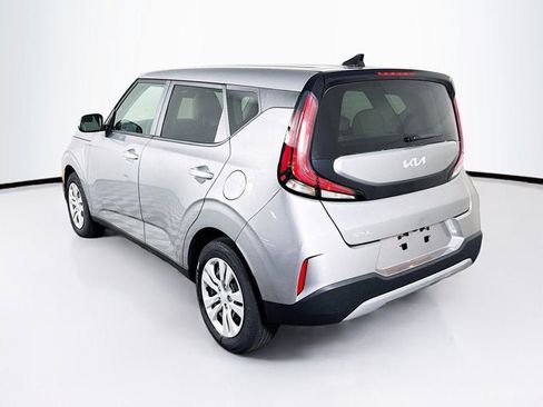 Used 2023 Kia Soul LX FWD image 7
