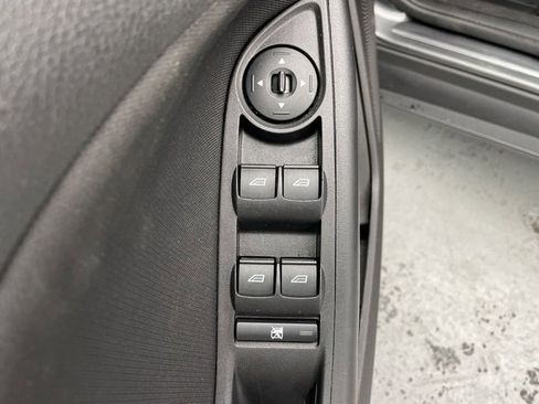 Used 2017 Ford Focus SE image 20