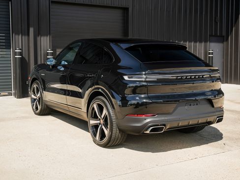 New 2026 Porsche Cayenne E-Hybrid image 3