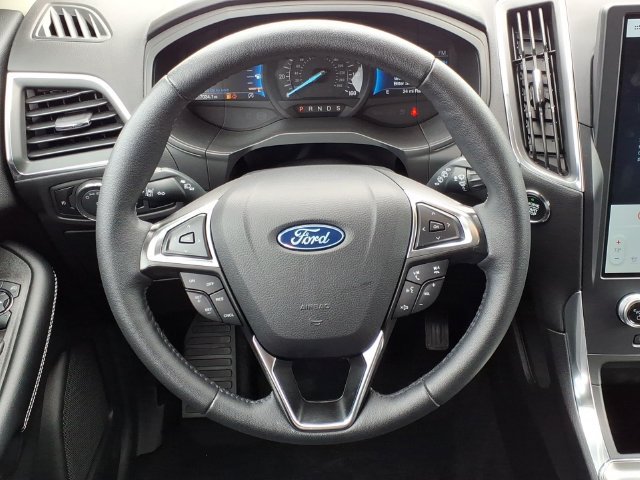Certified 2024 Ford Edge Titanium AWD/4WD image 10